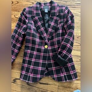 SMYTHE classic, duchess blazer.  Like new condition, barely has been worn.